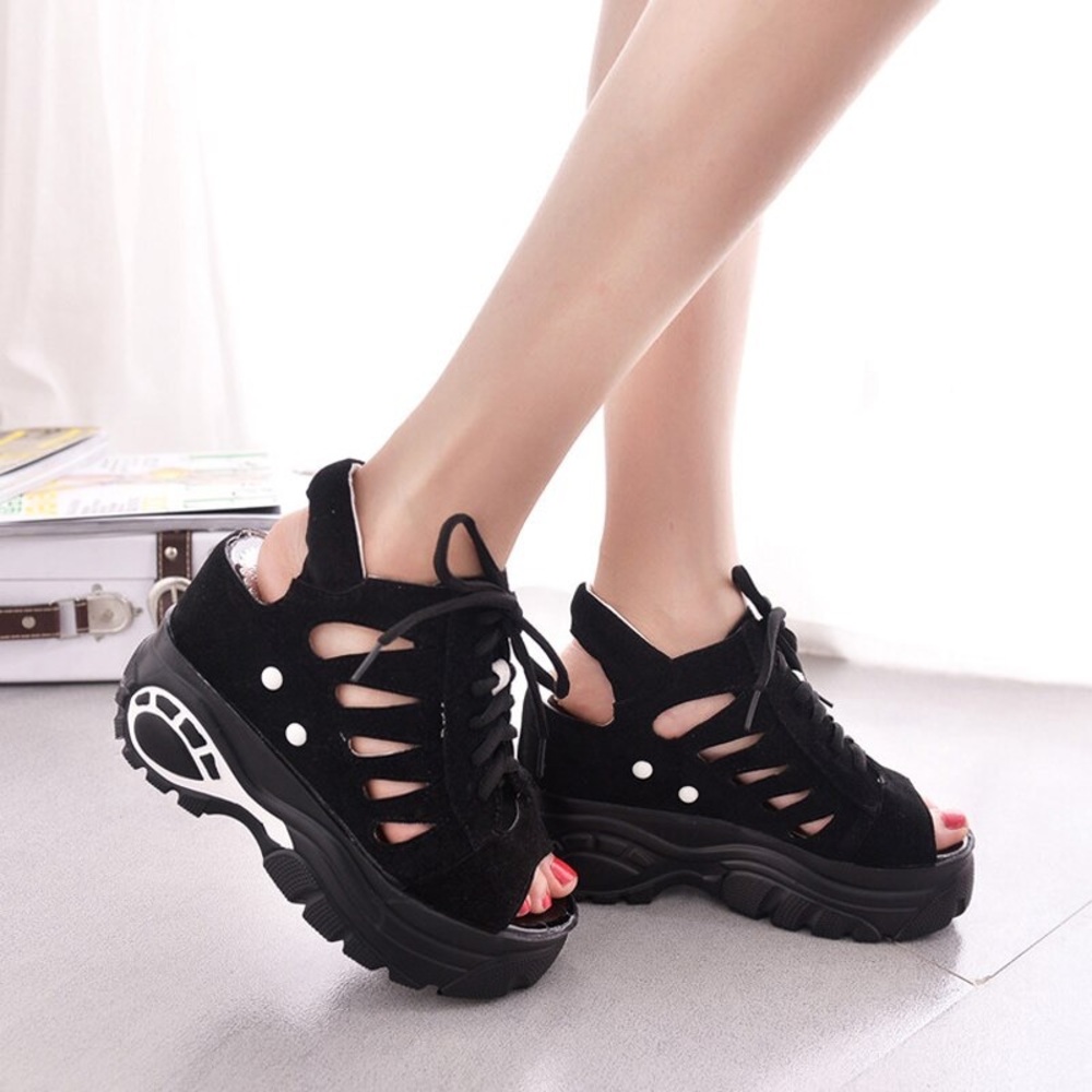 Elegant Black Platform Lace-Up Sandals
